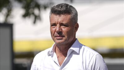 Fenerbahçe Başkanı Sadettin Saran'ın içinde bulunduğu araç Chobani Stadyumu'na giderken