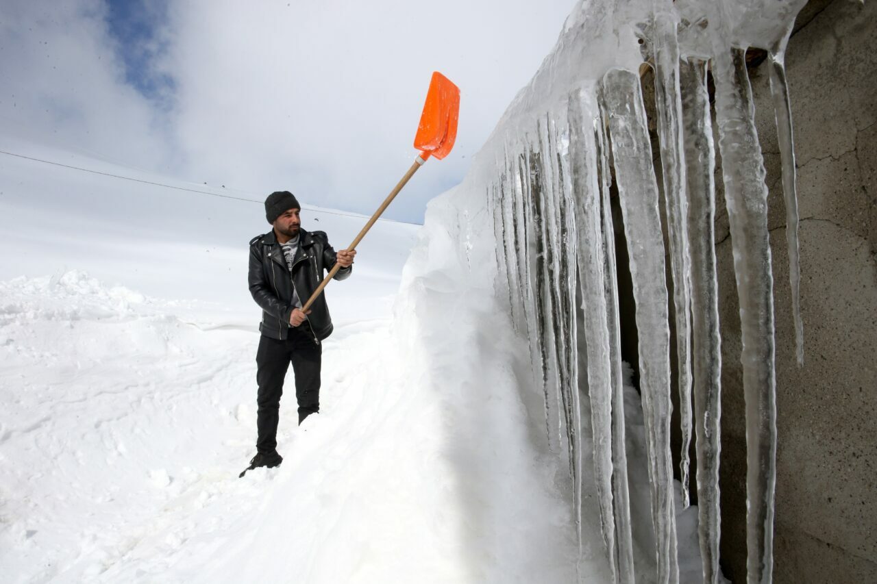Türkiye’nin Antartika’sı! Baharda karla mücadele…
