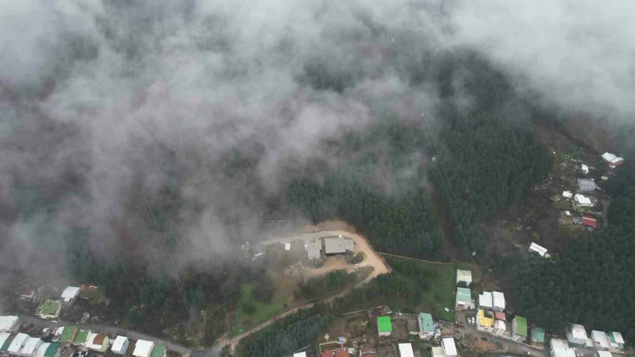 Uludağ’dan inen sis Bursa’yı sardı