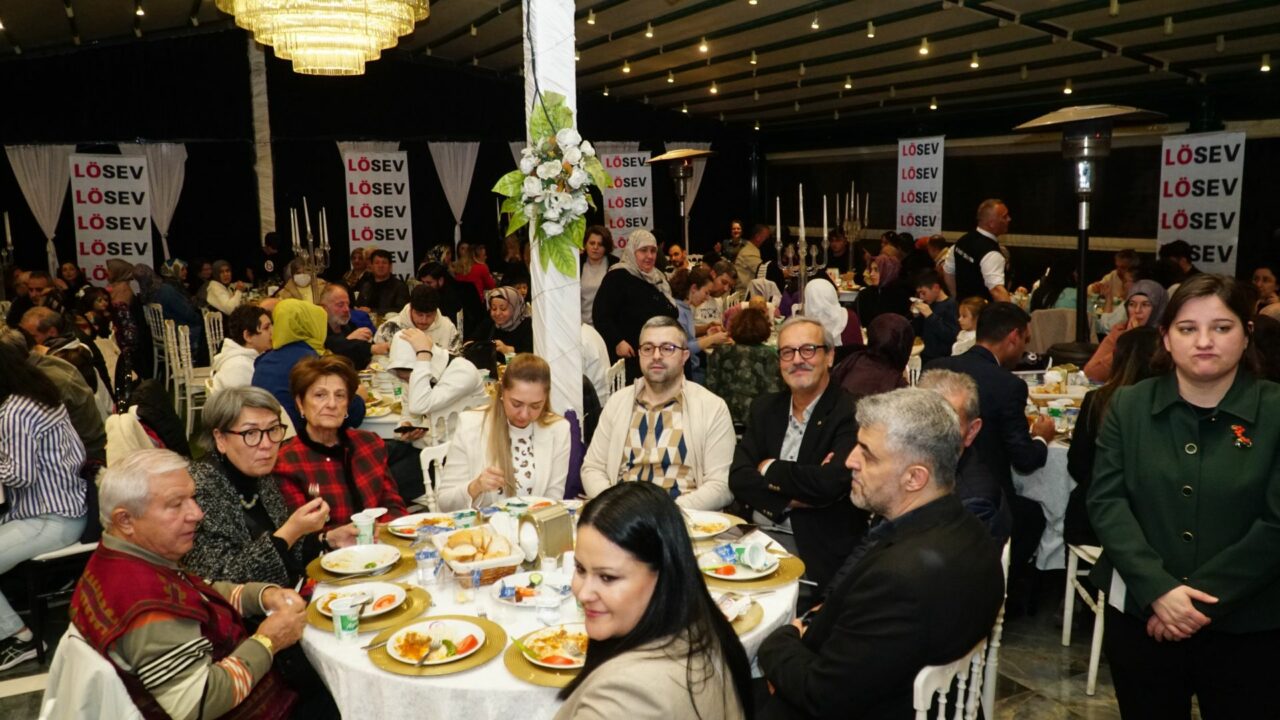 Bursa’da iftarda buluşan LÖSEV’den bağış çağrısı