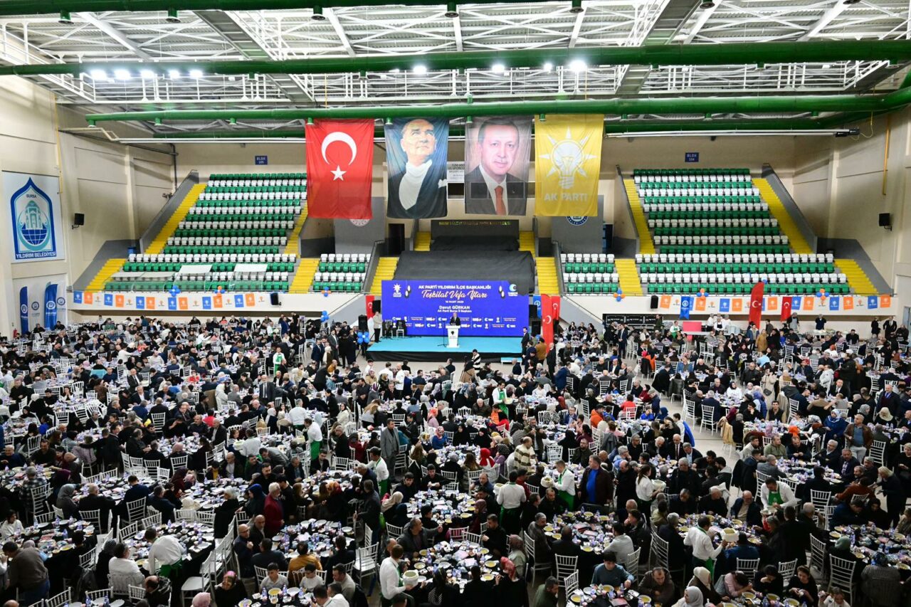 AK Parti Yıldırım’da teşkilat vefa iftarına yoğun katılım
