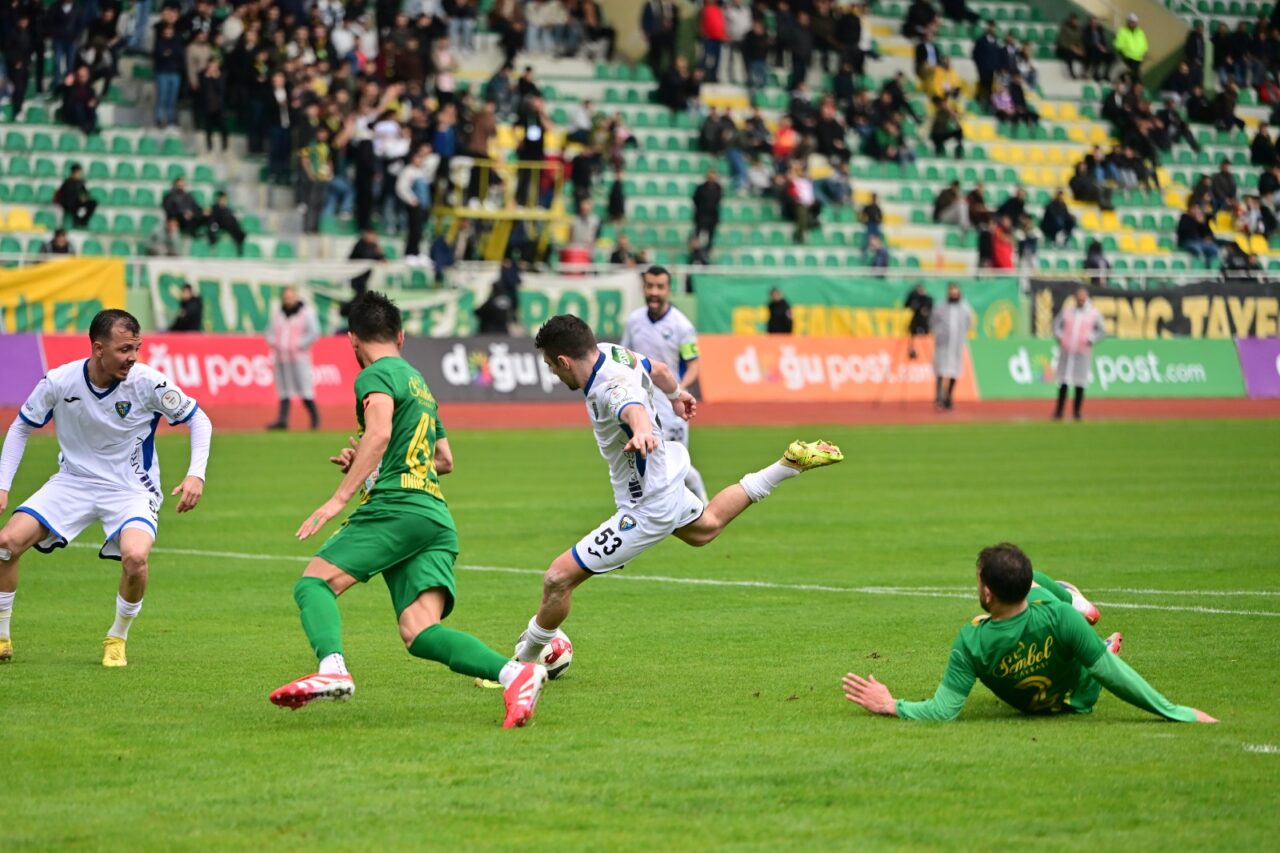 Bursa ekibi deplasmanda 1 puanı kurtardı