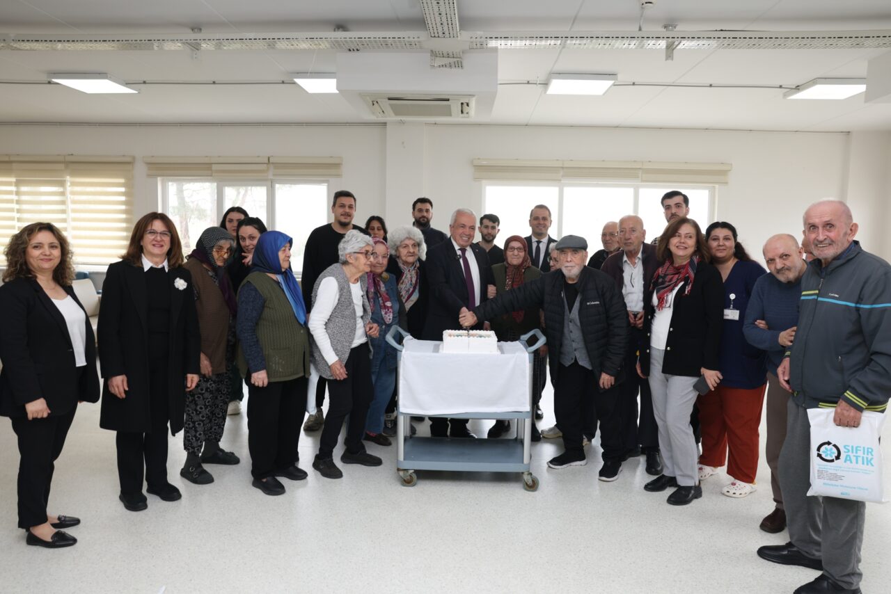 Başkan Şadi Özdemir’den vefa dolu ziyaret