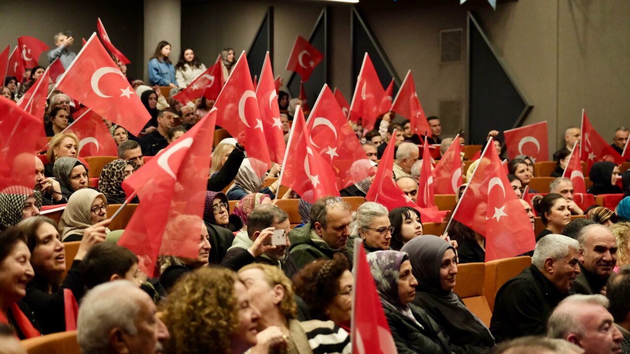 Bursa Yıldırım'da Çanakkale ruhu türkülerle yaşatıldı 3 yb 3 17
