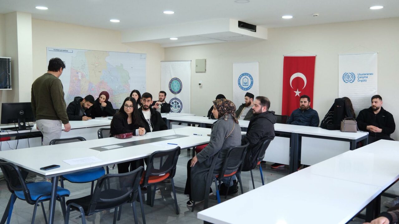 Bursa Yıldırım’da genç çiftlere aile eğitimi