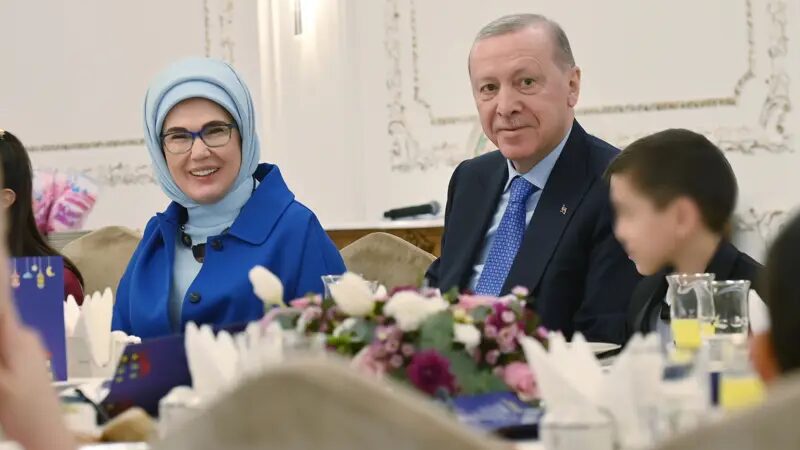 Cumhurbaşkanı Erdoğan, çocuklarla iftarda bir araya geldi