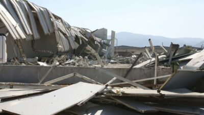 Bursa’daki tarlalara yapılan kaçak farikalara yıkım!