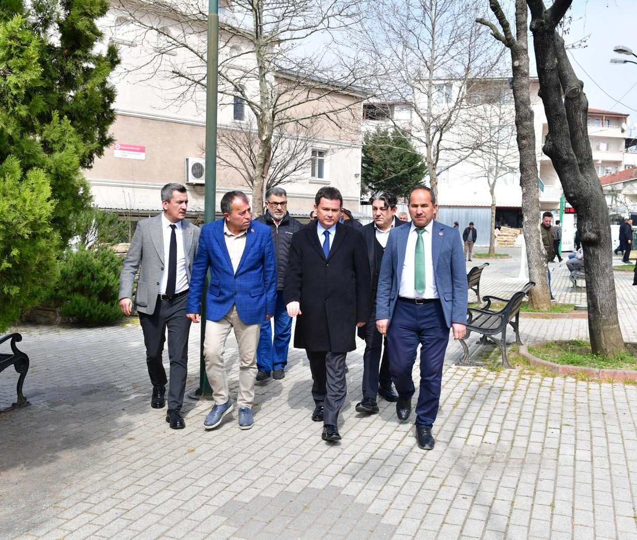 Başkan Aydın’ın cuma durağı Emek oldu