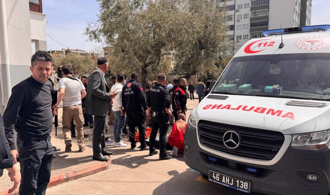 Kahramanmaraş’taki okul saldırısı: Saldırgan bıçakla etkisiz hale getirilmiş Kahramanmaraş'taki okul saldırısında, İsa Aras Mersinli'nin bıçaklanarak durdurulduğu anlaşıldı. Necmettin