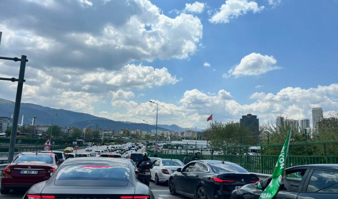 Bursaspor'un şampiyonluğunu ilan edeceği Somaspor maçı öncesi stadyum çevresinde trafik