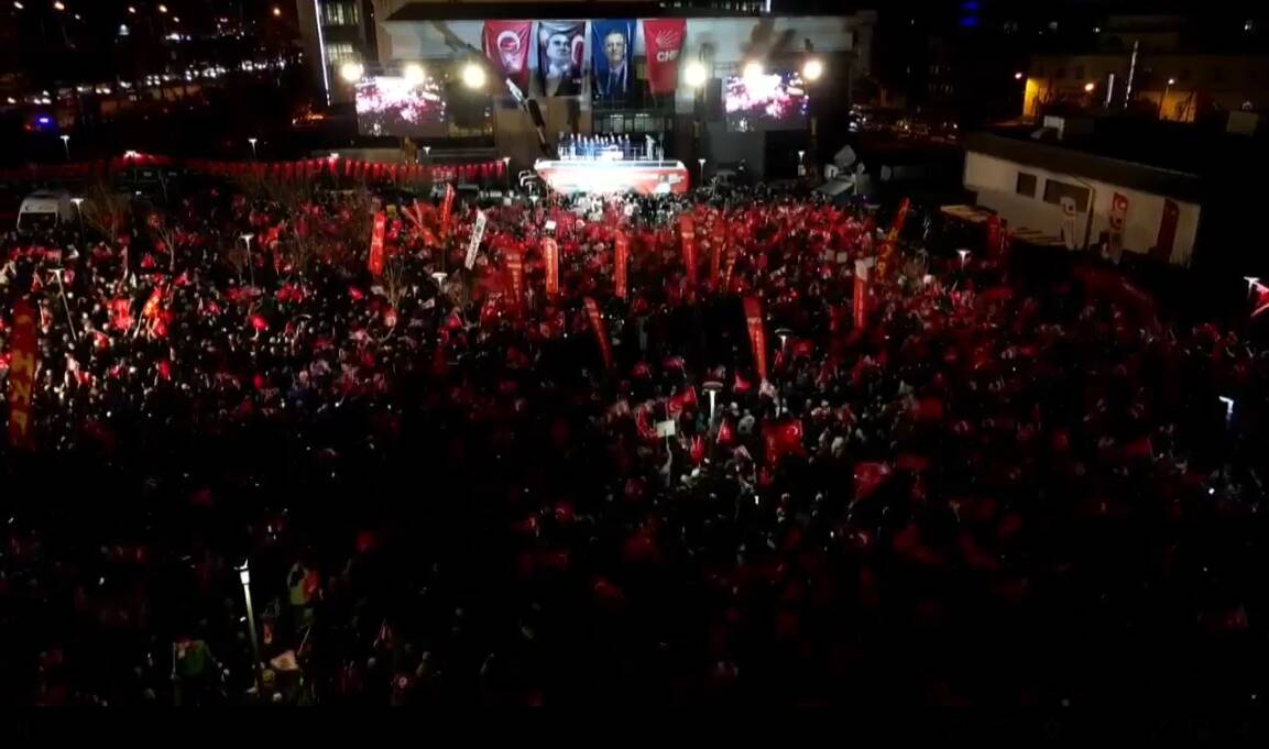 1 yazi icin buyukshir onunde acilis mitinginde chp genel baskani ozgur ozel konustu