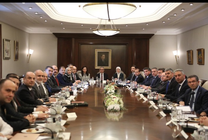 1 yazi icin cumhurbaskanligi hukuk politikalari kurulu cankaya toplantisi suca suruklenen cocuklar case conflict
