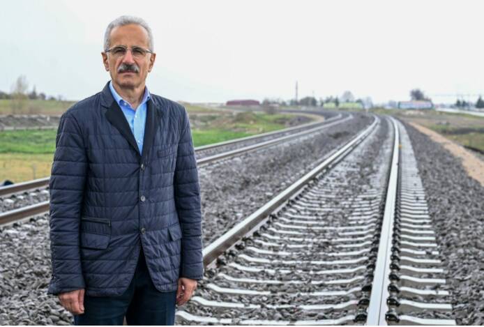 Bakan çok kararlı: Tren Bursa’ya gelecek, Gemlik’e gidecek, havaalanı canlanacak!