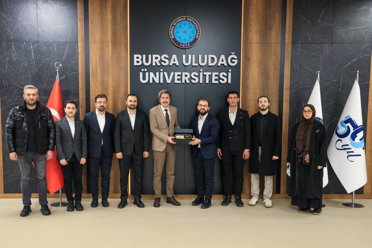 Bursa Uludağ Üniversitesi'nden gençlerin eğitimine tam destek 2 1