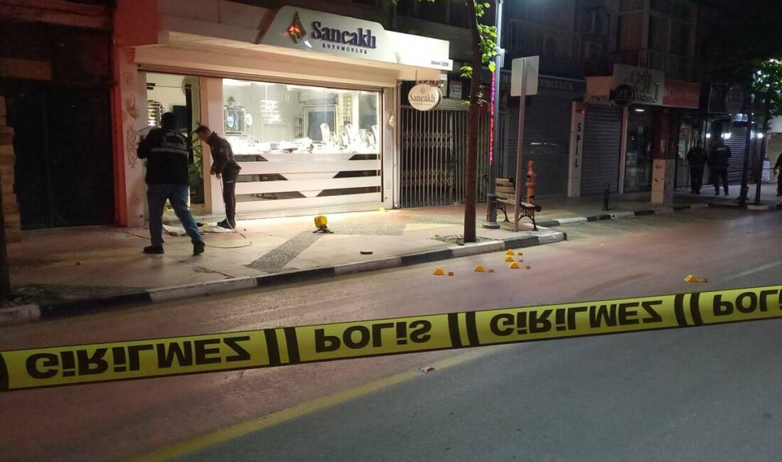 20 kilometre kaçtılar! Bursa’dan çaldıkları araçla… Bursa'dan çaldıkları araca sahte plaka takıp Manisa'nın Şehzadeler ilçesinde bir