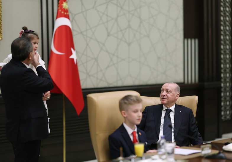 Beştepe'de duygusal anlar! Cumhurbaşkanı Erdoğan çocuklarla buluştu 21 2026 04 23 cocukbayrami 01
