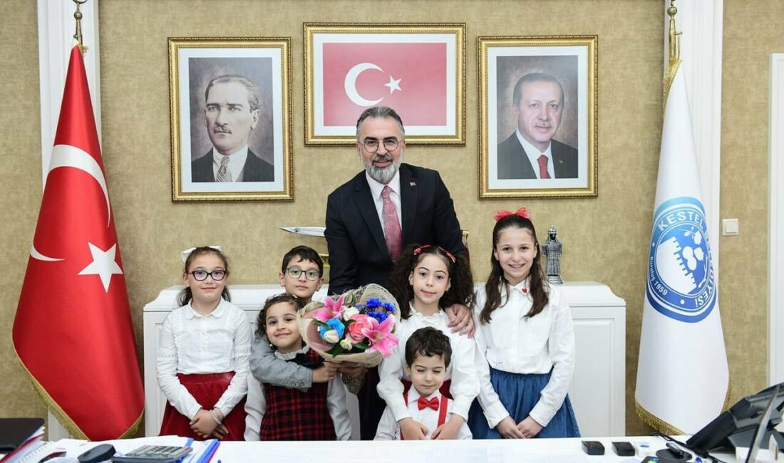 23 Nisan coşkusu Kestel’de birlik ve beraberlik içerisinde kutlandı Kestel Belediye Başkanı Ferhat Erol, 23 Nisan Ulusal Egemenlik ve