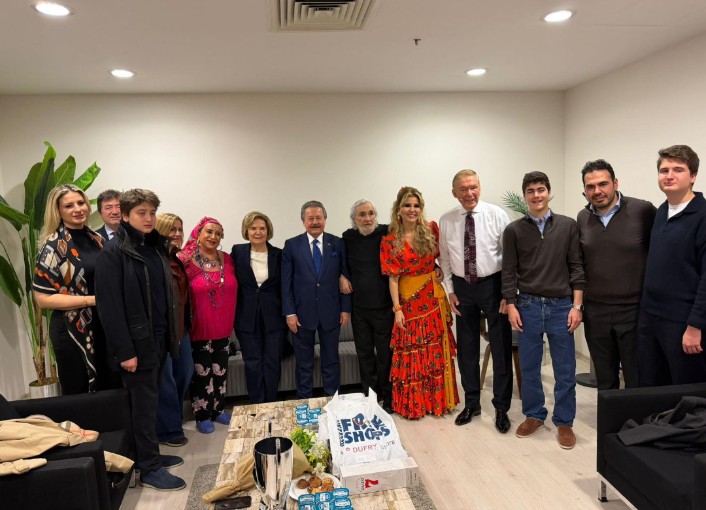 Olay Gazetesi Yazarı Ahmet Emin Yılmaz, Devlet eski Bakanı Cavit