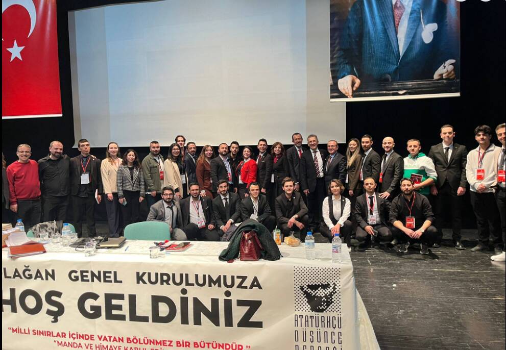 3 yazi icin kongresini vatan bolunmez temasiyla yapan add bursa subesi turkiyede bir ilk gerceklesti