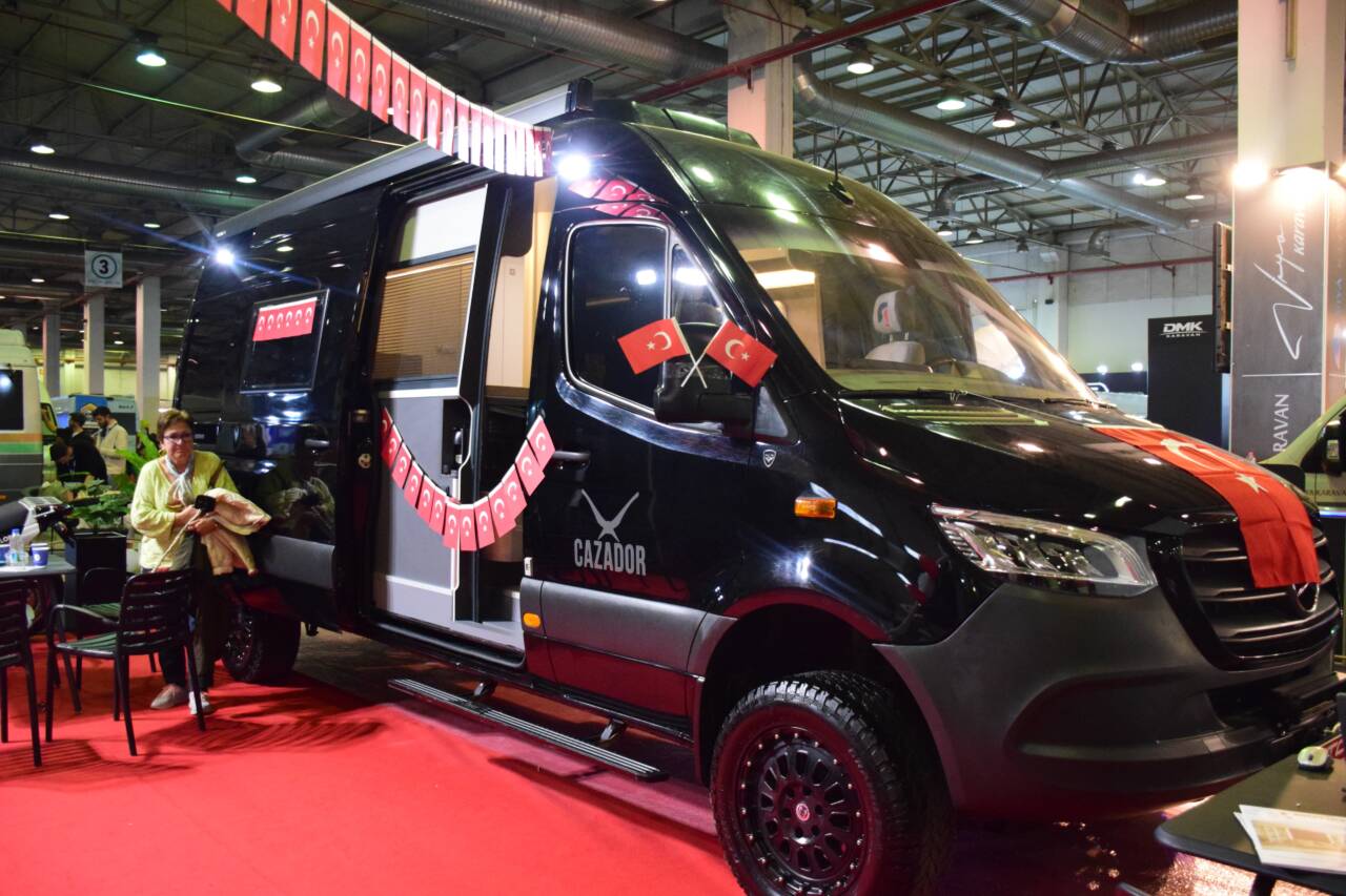 Bursa'daki fuarın gözdesi 8 milyon liralık karavan 10 326c8d71 996b 45e7 8f11 5e815f7dd747