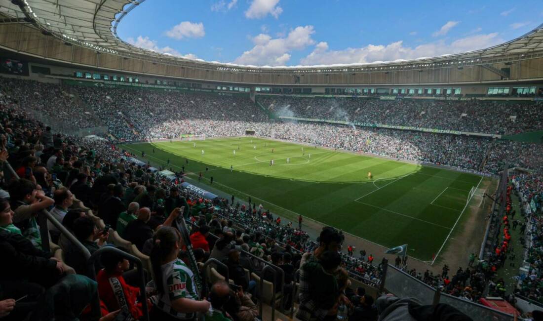 Bursaspor’dan taraftarlara önemli duyuru Yeşil beyazlı kulüp, önümüzdeki sezonla ilgili kombine bilet satışlarının bugün