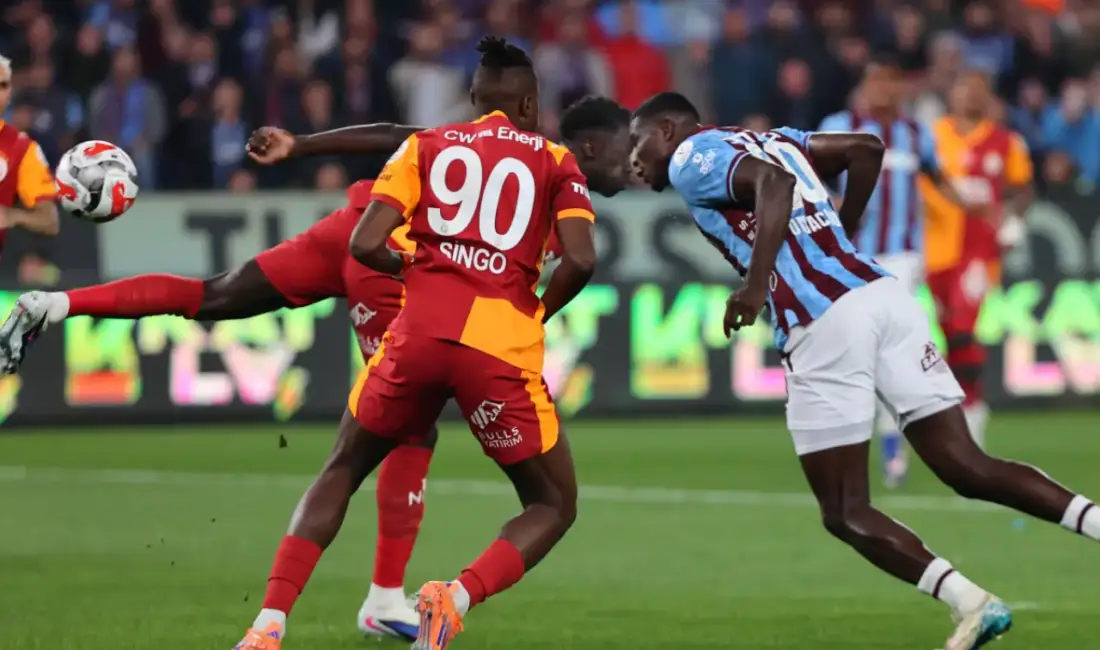 Trabzonspor, Süper Lig'de konuk ettiği Galatasaray'ı yendi ve zirvede puan