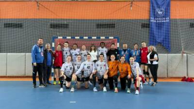 Kadınlar Hentbol Süper Ligi’nde mücadele eden Bursa Büyükşehir Belediyespor, play-off
