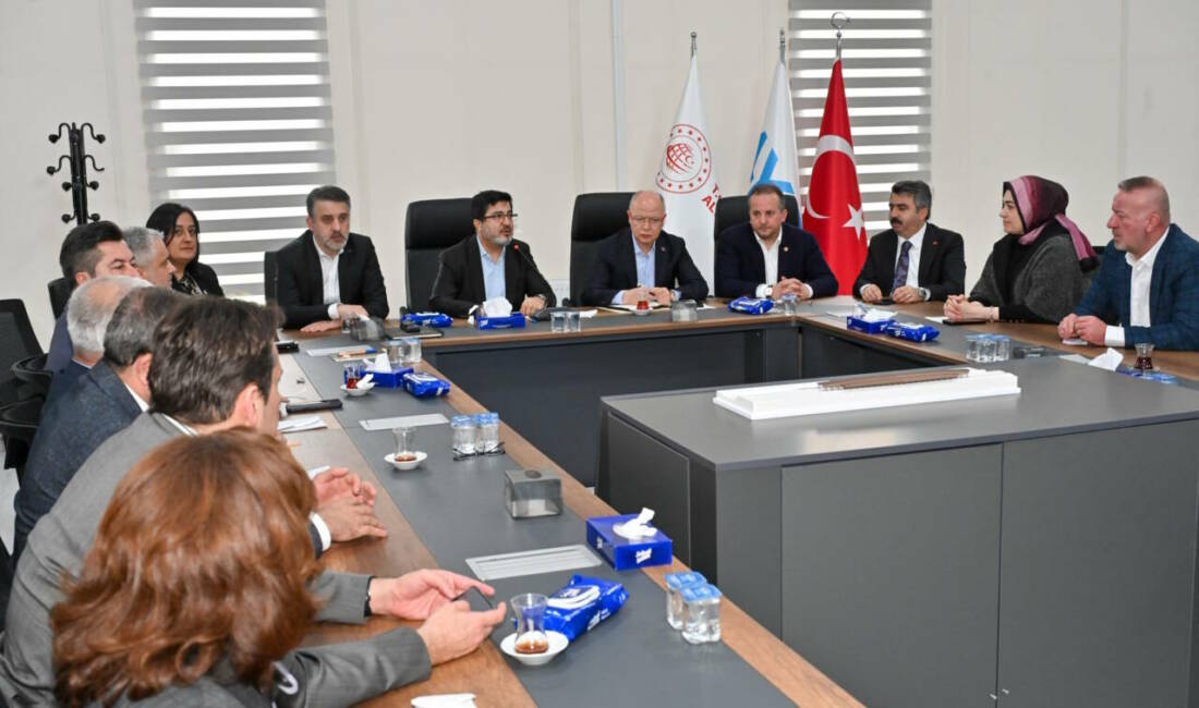 Bursa Büyükşehir Belediyesi Başkanvekili Şahin Biba, ulaşım alanında şehrin geleceğine