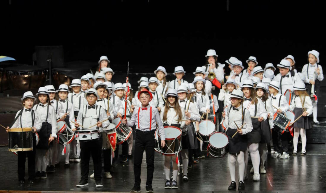 Bursa Büyükşehir Belediyesi’nin düzenlediği ‘23 Nisan Çocuk Şenliği’ kapsamında konser