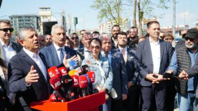CHP Genel Başkanı Özgür Özel, Bursa'da H Tipi Kapalı Cezaevi'nde