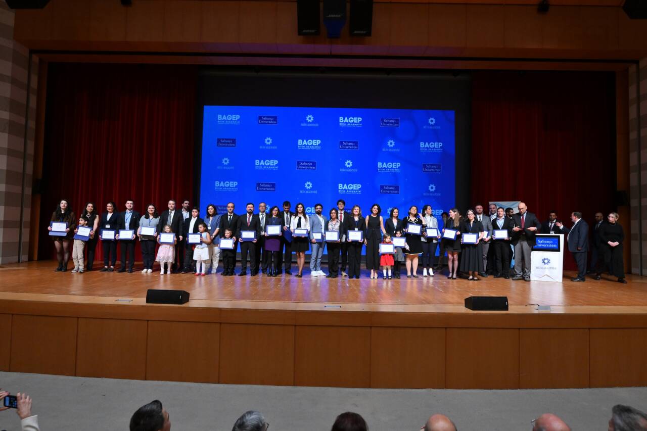 Bursa Uludağ Üniversiteli akademisyene 'Bilim Akademisi' ödülü 1 4 7