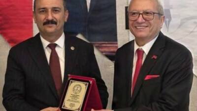 Olay Gazetesi Yazarı Ahmet Emin Yılmaz, İYİ Parti Bursa Milletvekili ve Genel