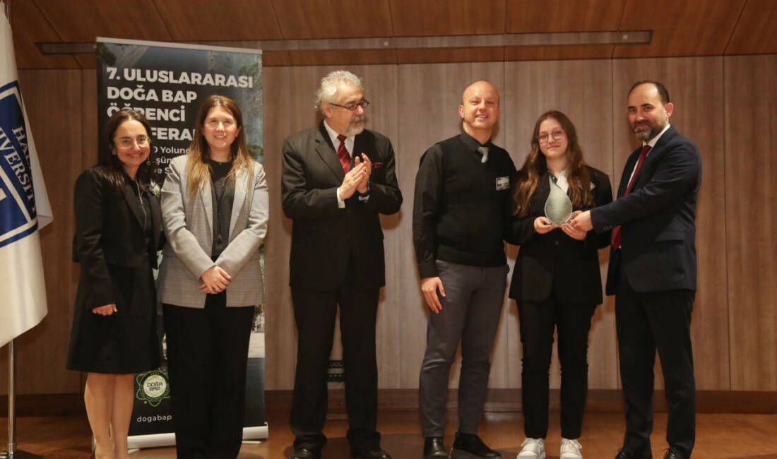 Doğa Koleji öğrencileri Doğa BAP’ta geleceğin çözümlerini sahneye taşıdı Doğa Koleji tarafından düzenlenen 7. Uluslararası Doğa Bilimsel Araştırma Projeleri
