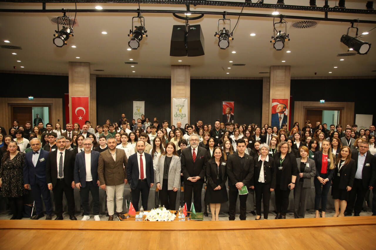 Doğa Koleji öğrencileri Doğa BAP’ta geleceğin çözümlerini sahneye taşıdı 3 Doğa Koleji öğrencileri Doğa BAP’ta geleceğin çözümlerini sahneye taşıdı