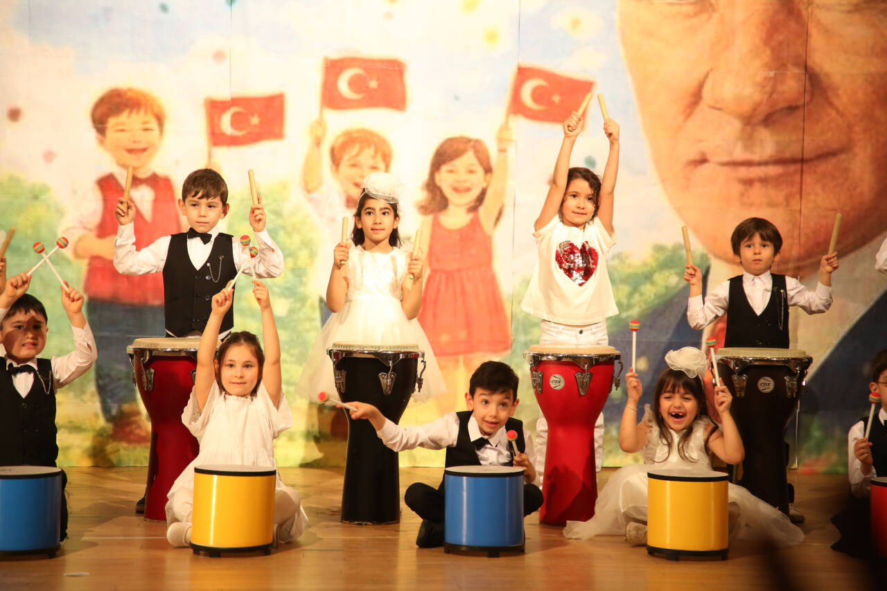 Fwd: Doğa Kolejinde 23 Nisan Coşkusu Türkiye Genelinde Aynı Anda Yaşandı