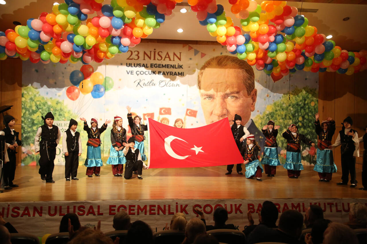 Fwd: Doğa Kolejinde 23 Nisan Coşkusu Türkiye Genelinde Aynı Anda Yaşandı