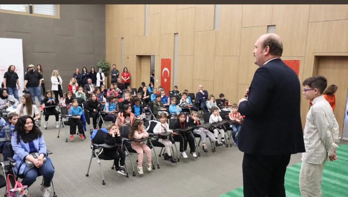 5 yazi icin sehir hastanesi bashekimi doc dr salih metin tedavi goren cocuklar icin 23 nisan kutlamasi yapti34327af8w4r