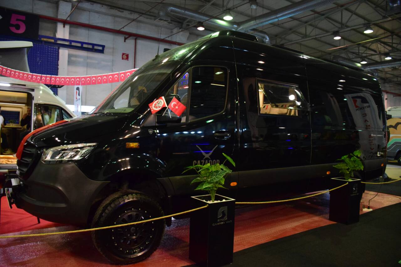Bursa'daki fuarın gözdesi 8 milyon liralık karavan 1 53584111 9c3b 415f 9e70 494eaf8f0811