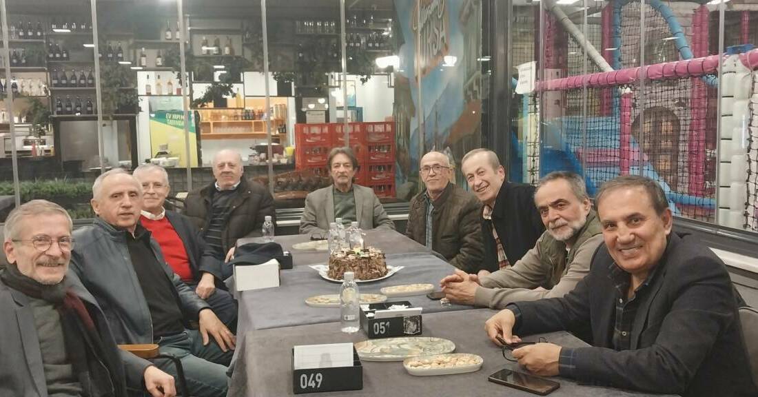 Burs Atatürk Lisesi'nden 50 yıl önce mezun olan dostlar bir