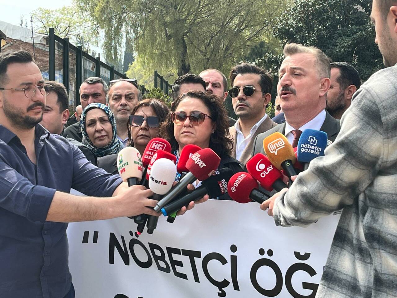 Anahtar Parti Bursa örgütünden okullarda şiddete tepki 2 9200f436 65e6 48f0 8bac ed6c83cc29f4