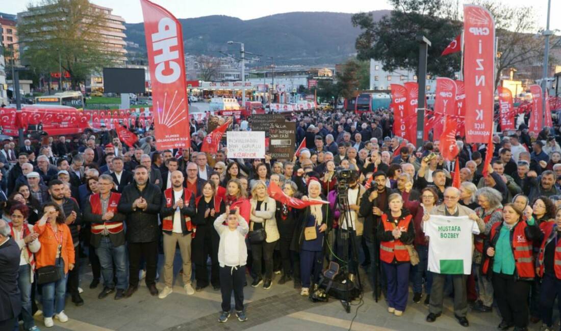 Bursa’da tutuklu bulunan Büyükşehir Belediye Başkanı Mustafa Bozbey’e destek eylemleri