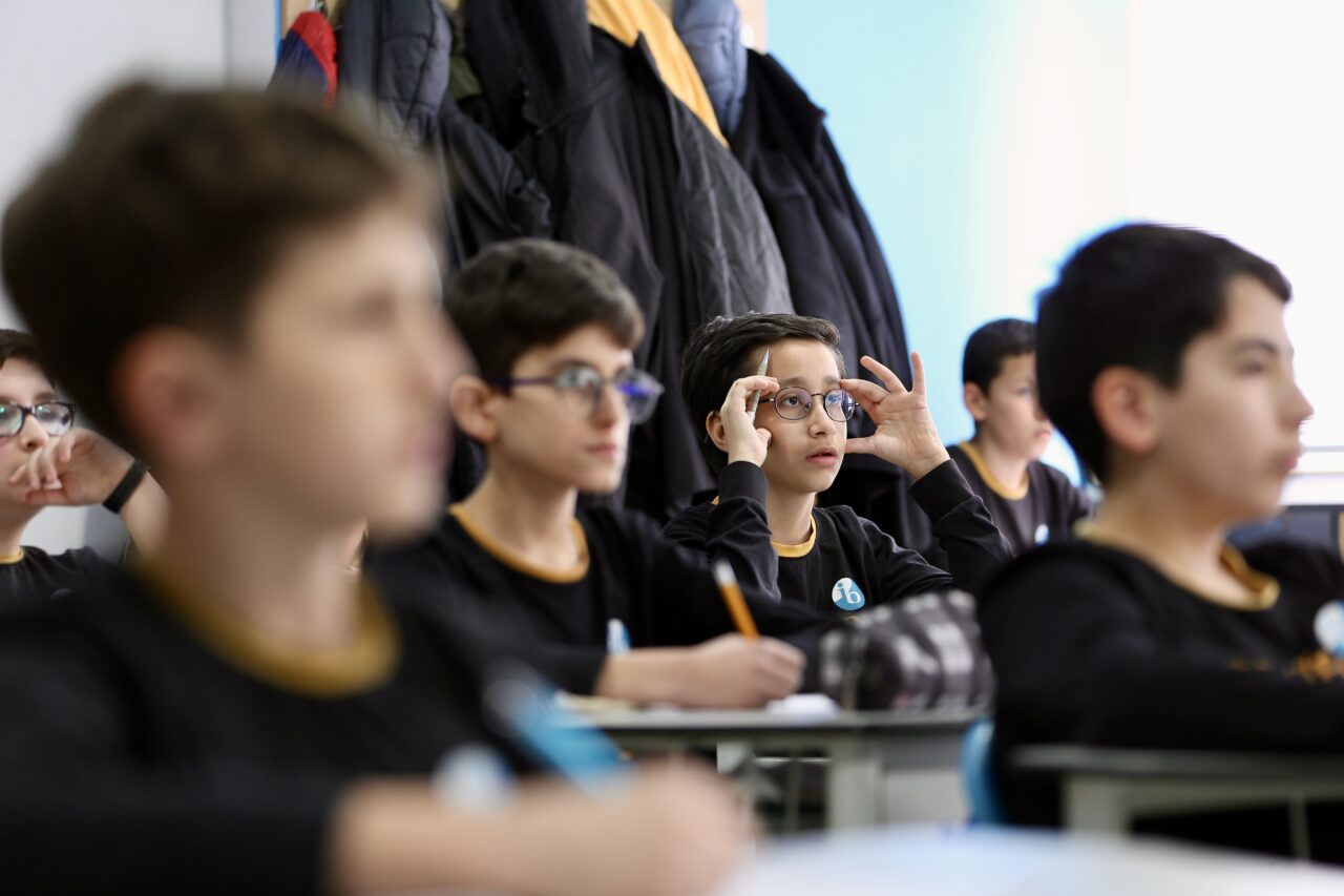 Bursa'nın süper çocukları 1 aa 20260401 40983053 40983033 imamhatiplisesiogrencilerisingapurdakimatematikolimpiyatlarindazirveyihedefliyor