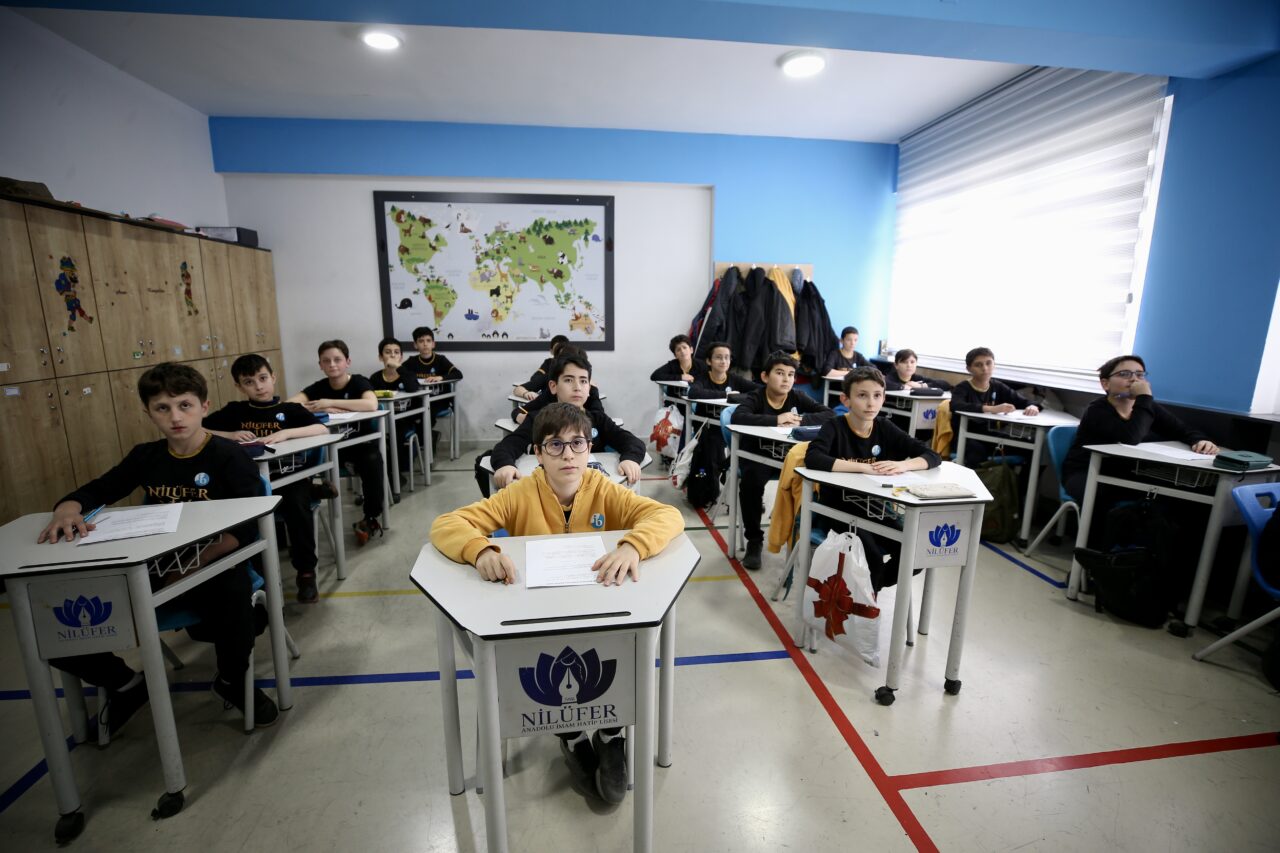 Bursa'nın süper çocukları 3 aa 20260401 40983053 40983035 imamhatiplisesiogrencilerisingapurdakimatematikolimpiyatlarindazirveyihedefliyor