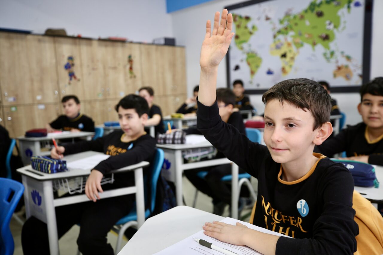 Bursa'nın süper çocukları 4 aa 20260401 40983053 40983036 imamhatiplisesiogrencilerisingapurdakimatematikolimpiyatlarindazirveyihedefliyor
