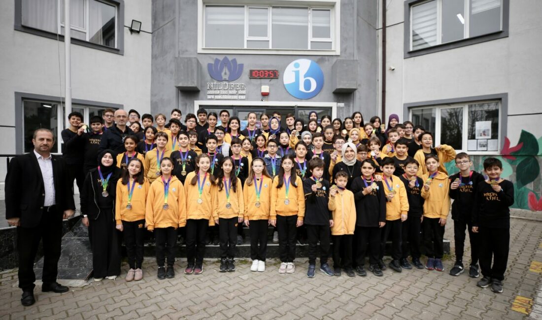 Bursa’nın süper çocukları Bursa Nilüfer Anadolu İmam Hatip Lisesi öğrencileri, temmuzda düzenlenecek Singapur