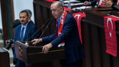 Cumhurbaşkanı Recep Tayyip Erdoğan, kavga dilinin siyaseti zehirlemesine izin vermeyeceklerini
