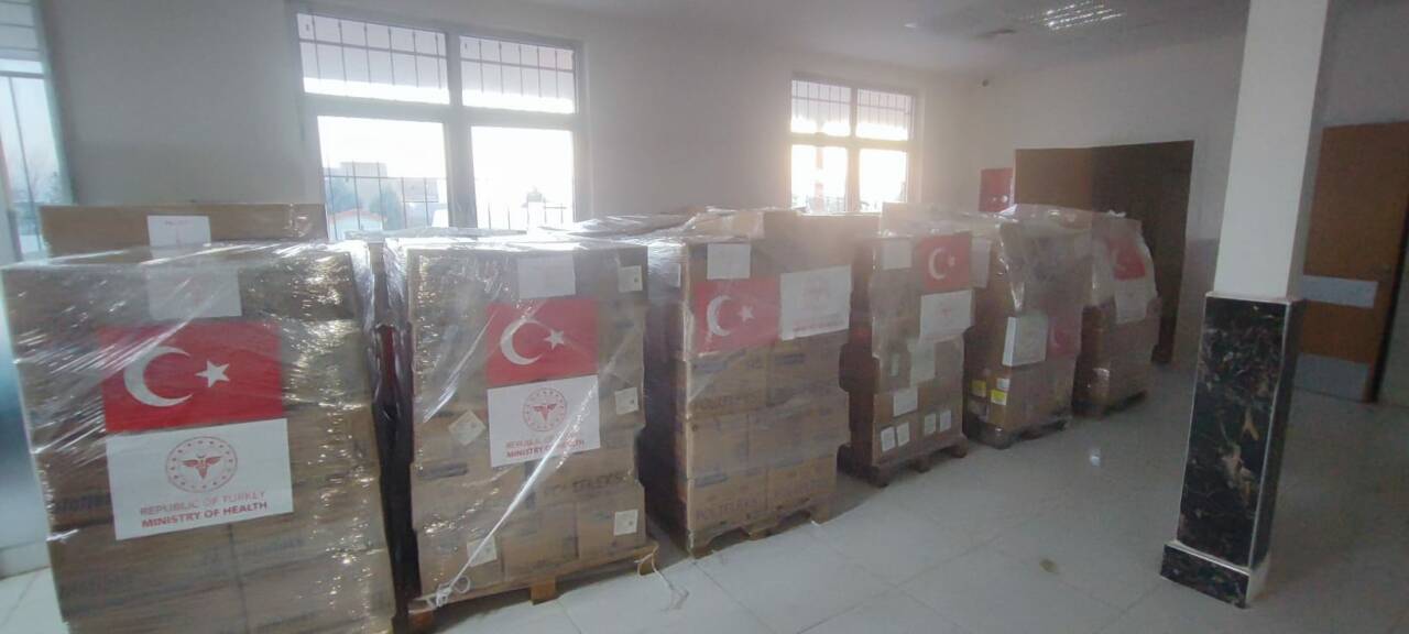 Bursa dahil birçok ilden temin edilen ilaçlar İran'a gidiyor 1 aa 20260408 41049446 41049443 irana3tirtibbiyardimmalzemesigonderilecegibildirildi