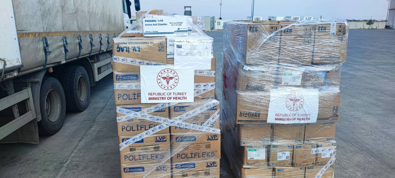 Bursa dahil birçok ilden temin edilen ilaçlar İran'a gidiyor 2 aa 20260408 41049446 41049444 irana3tirtibbiyardimmalzemesigonderilecegibildirildi
