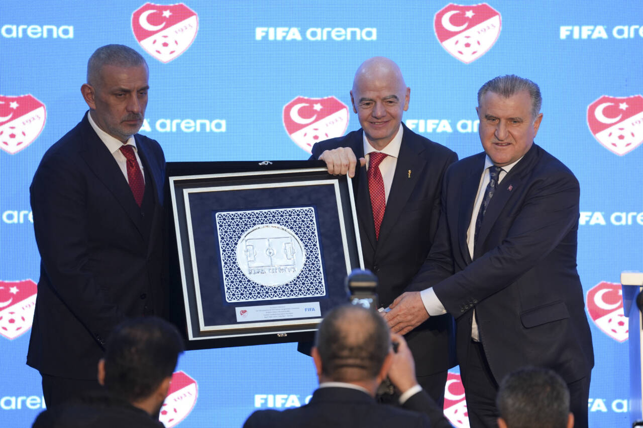 FIFA Başkanı Infantino'dan Türkiye'ye övgüler 8 aa 20260410 41071269 41071258 fifaarenaprojesininturkiyeetabininresmiacilisiyapildi