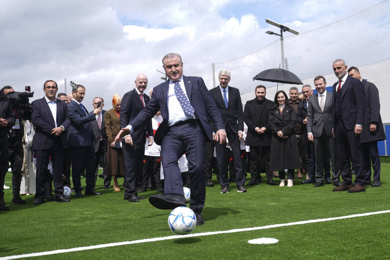 FIFA Başkanı Infantino'dan Türkiye'ye övgüler 6 aa 20260410 41071269 41071266 fifaarenaprojesininturkiyeetabininresmiacilisiyapildi